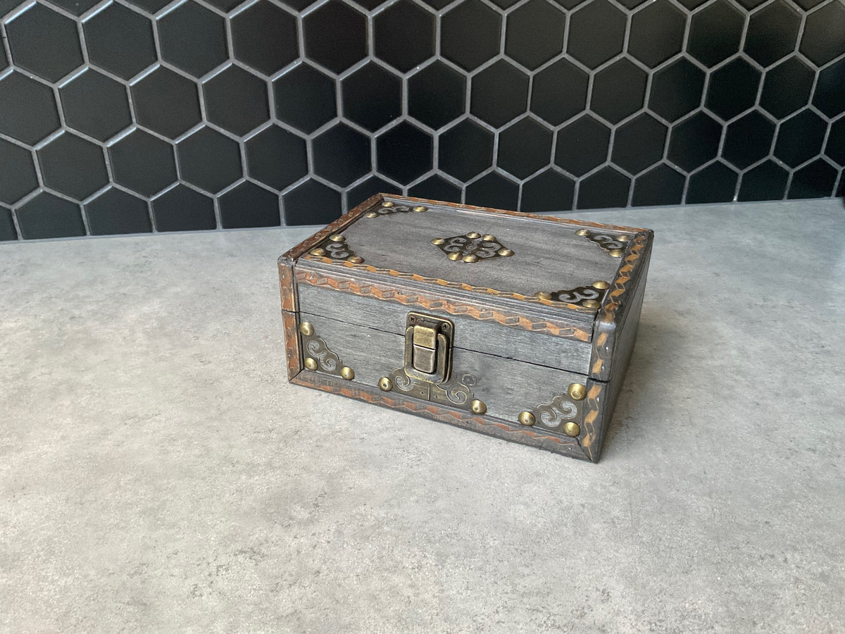 Green Sofa Bird & Nest Shadow Jewellery Box